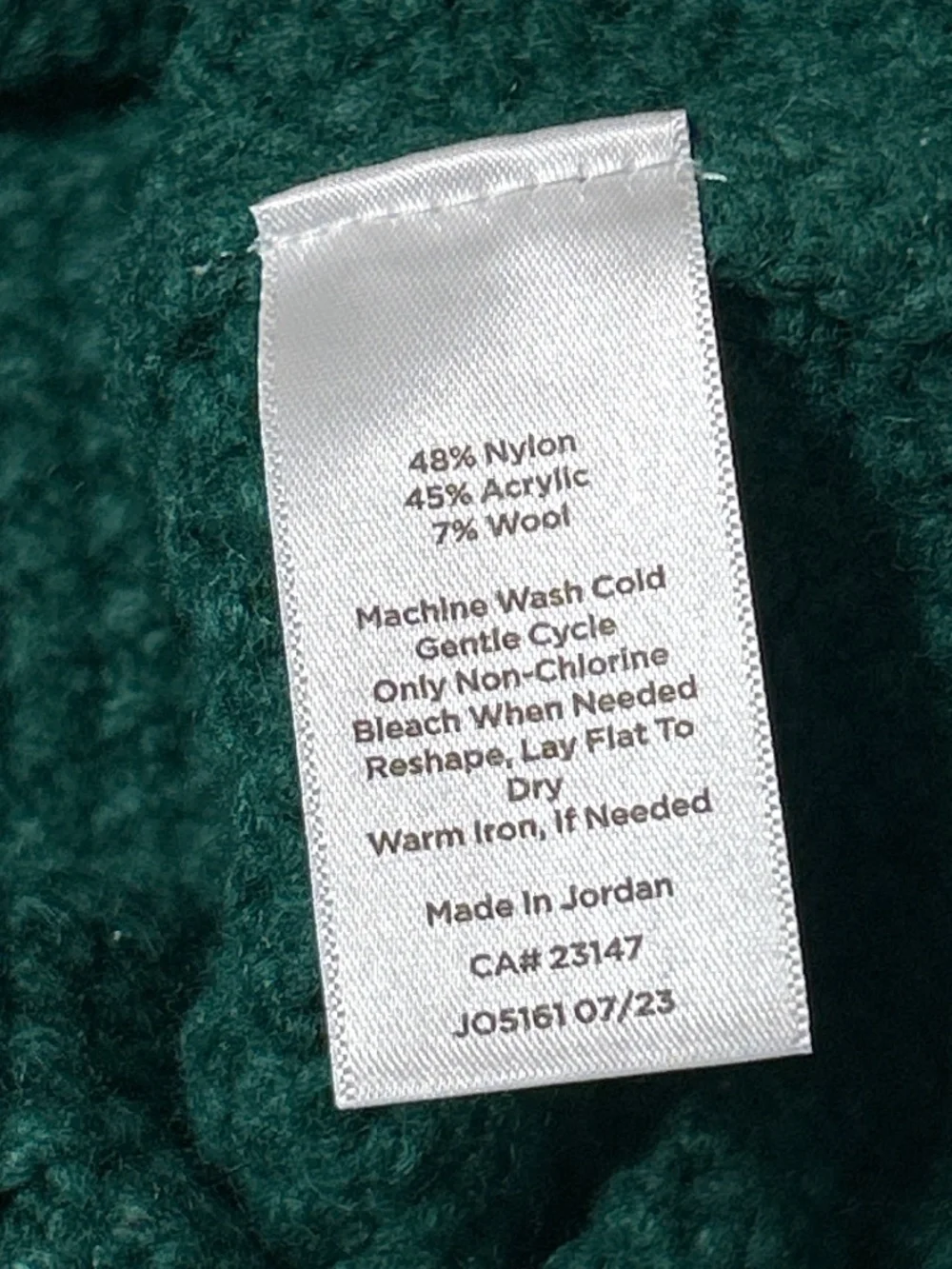Talbots crew neck cable knit sweater L green